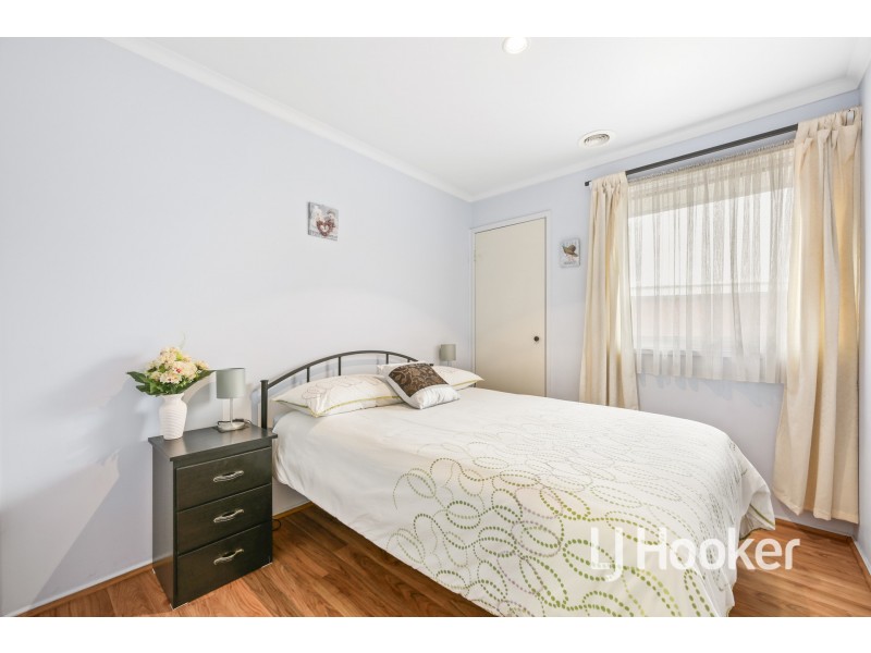 104 Oaktree Drive, Hampton Park VIC 3976