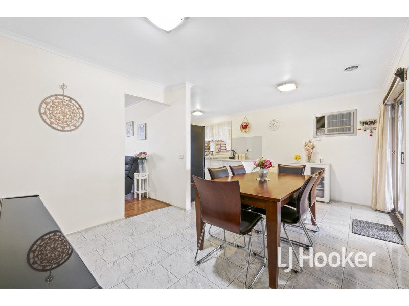 104 Oaktree Drive, Hampton Park VIC 3976