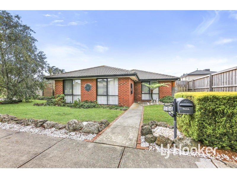 104 Oaktree Drive, Hampton Park VIC 3976