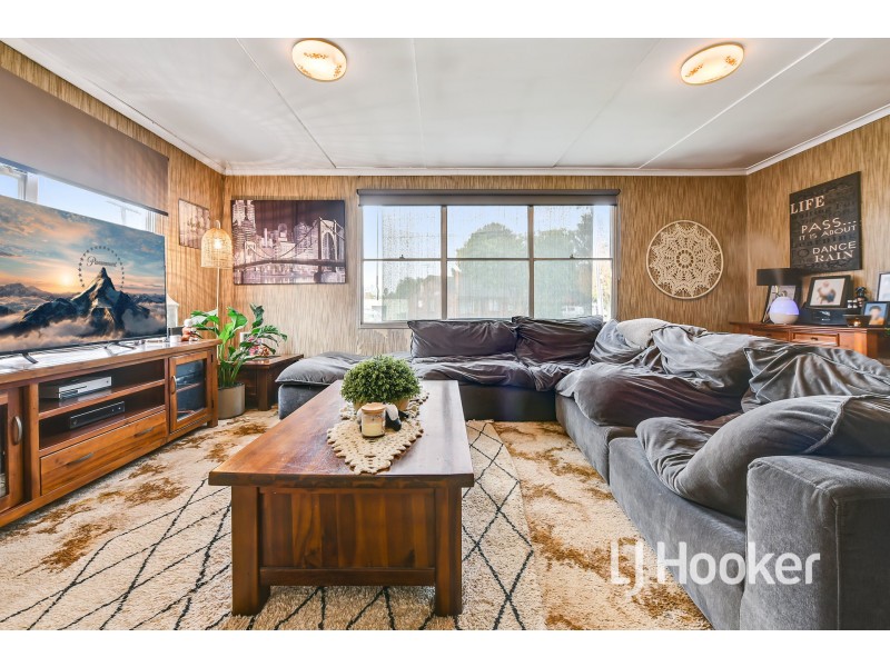 34 Conferta Crescent, Doveton VIC 3177