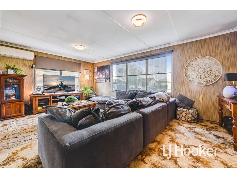 34 Conferta Crescent, Doveton VIC 3177