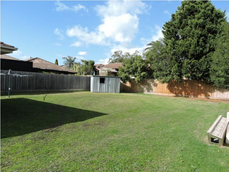 63 Kennington Park Drive, Endeavour Hills VIC 3802