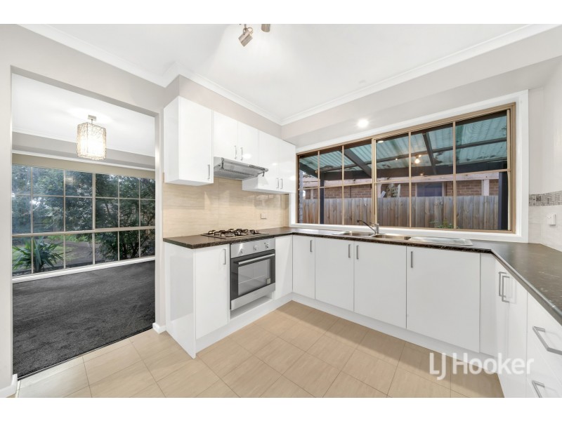 6 Ambleside Crescent, Berwick VIC 3806