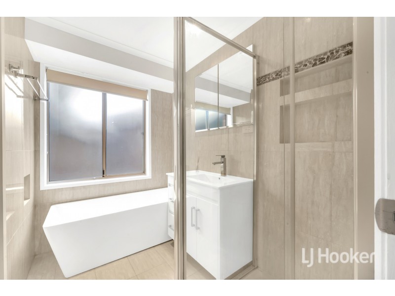 6 Ambleside Crescent, Berwick VIC 3806