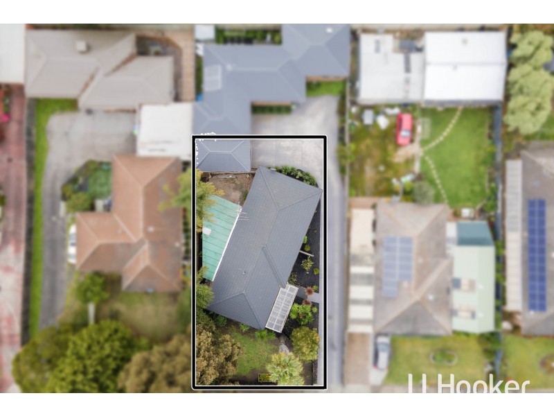 6 Ambleside Crescent, Berwick VIC 3806