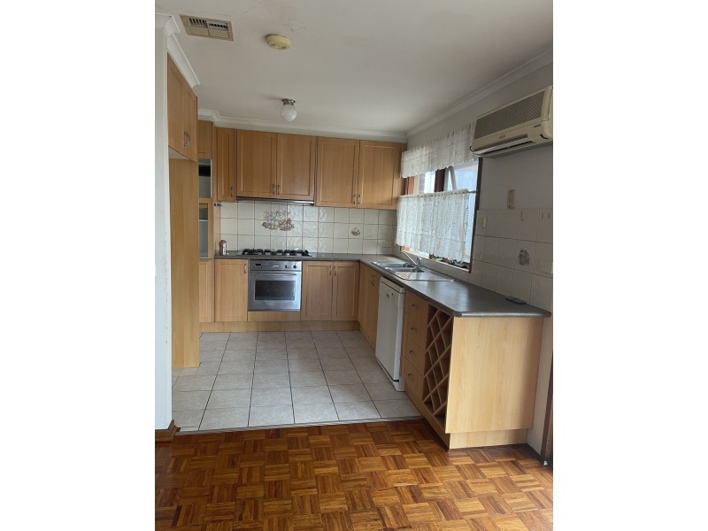 17 Narellan Drive, Hampton Park VIC 3976