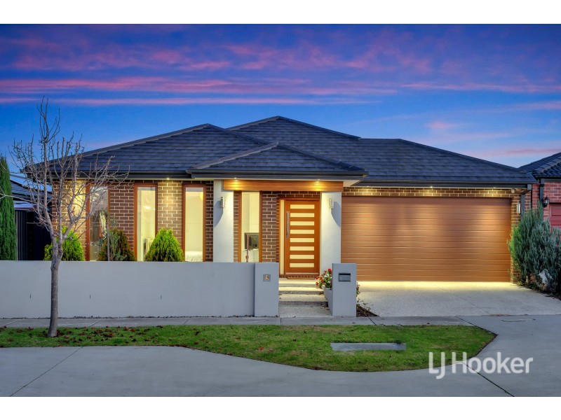 40 Connewara Crescent, Clyde North VIC 3978