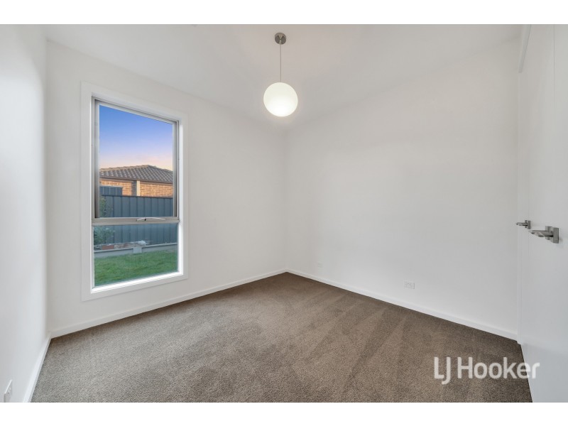 40 Connewara Crescent, Clyde North VIC 3978