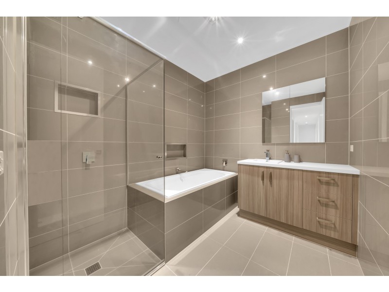 40 Connewara Crescent, Clyde North VIC 3978