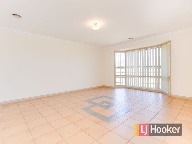 4 Breydon Place, Hampton Park VIC 3976