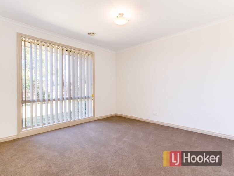 4 Breydon Place, Hampton Park VIC 3976