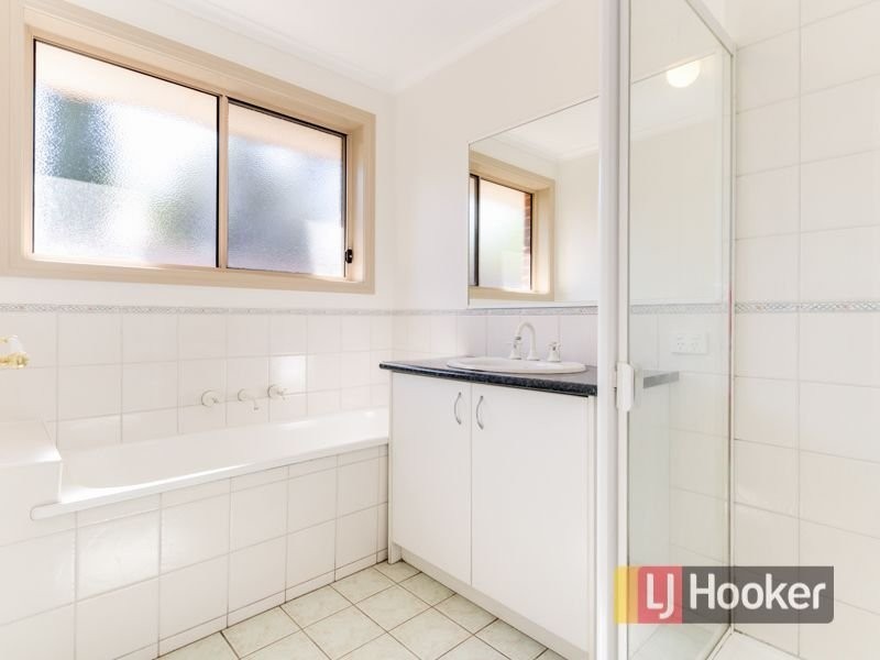 4 Breydon Place, Hampton Park VIC 3976