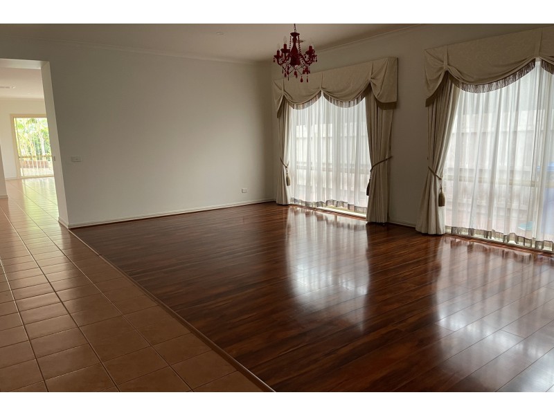 24 Astley Wynd, Lynbrook VIC 3975