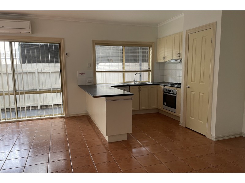 24 Astley Wynd, Lynbrook VIC 3975