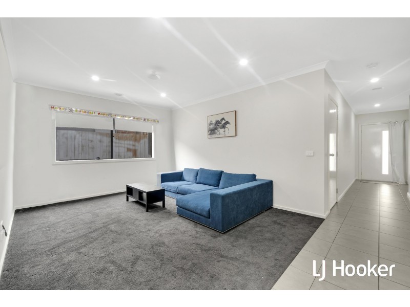 93 Fiorelli Boulevard, Cranbourne East VIC 3977