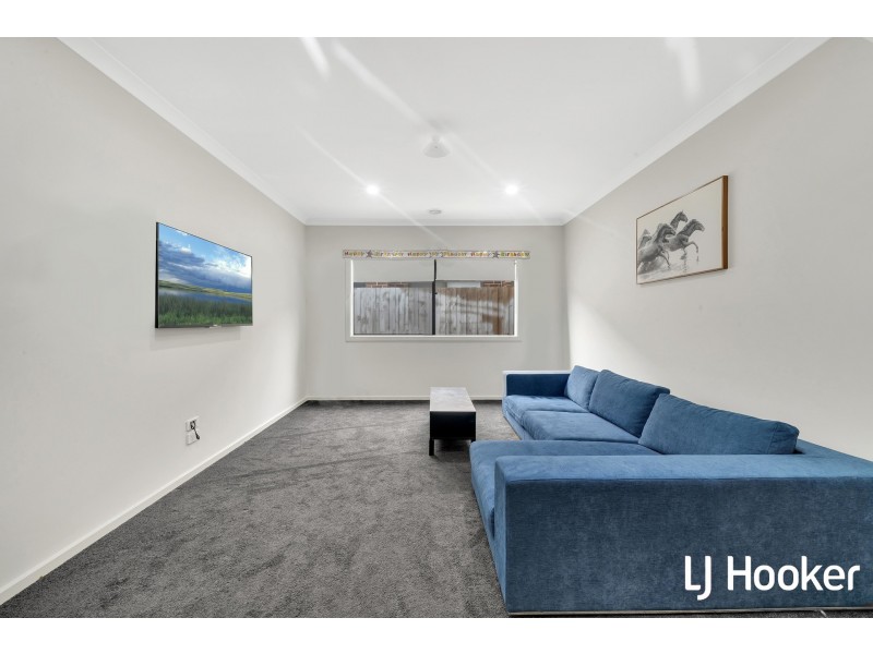 93 Fiorelli Boulevard, Cranbourne East VIC 3977