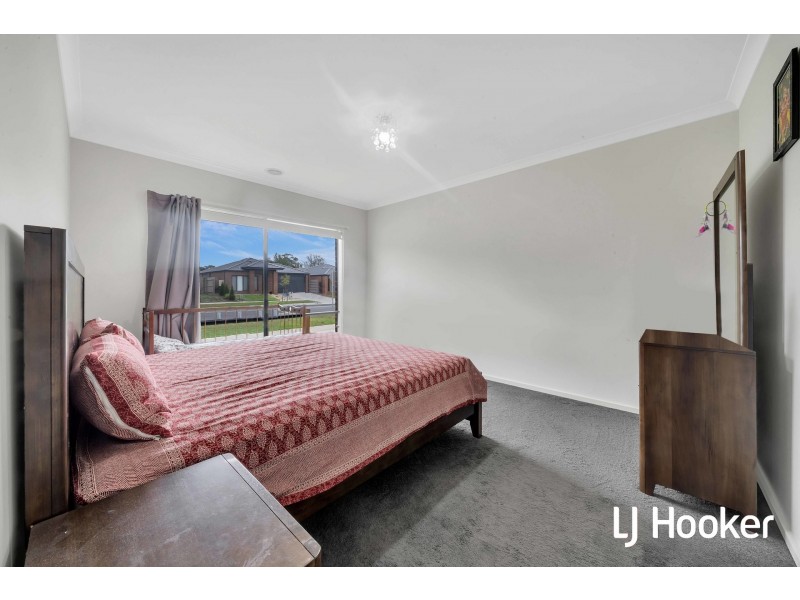 93 Fiorelli Boulevard, Cranbourne East VIC 3977