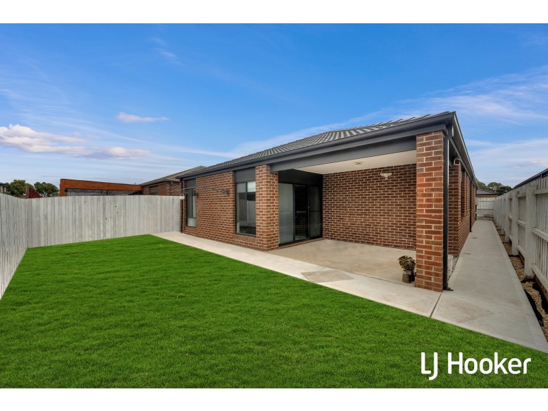 93 Fiorelli Boulevard, Cranbourne East VIC 3977