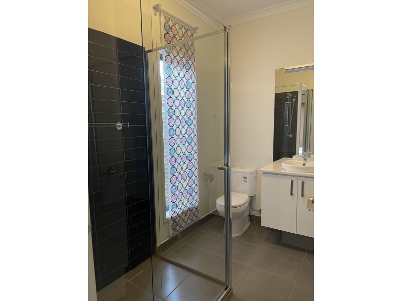 6 Blacksmith Way, Clyde North VIC 3978