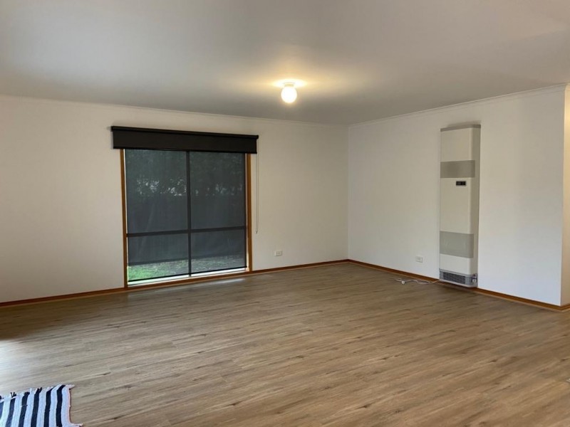 1a Rachel Drive, Cranbourne North VIC 3977