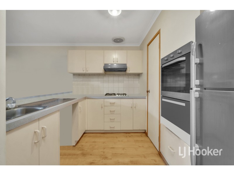 11 Isaac Edey Place, Hampton Park VIC 3976