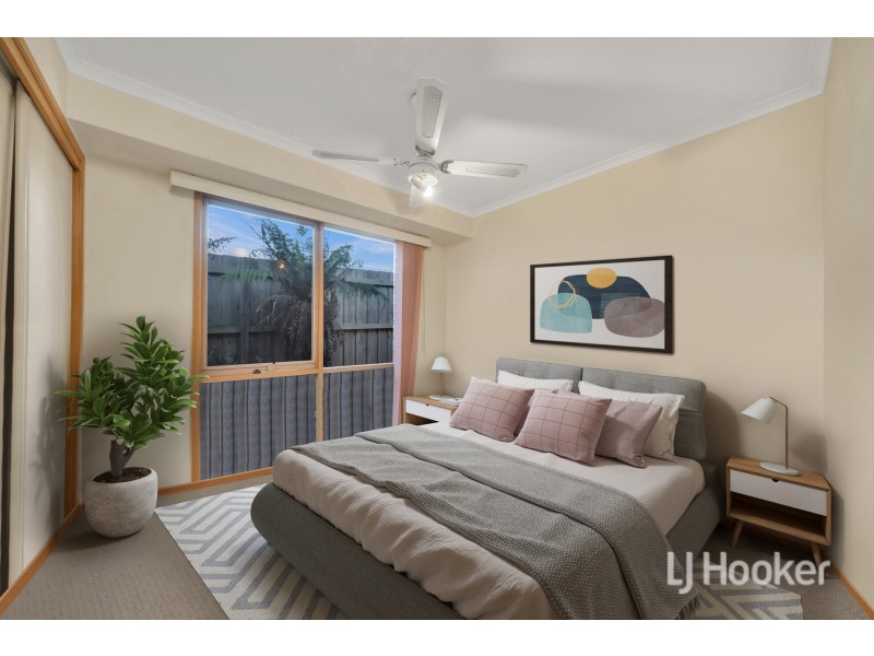 11 Isaac Edey Place, Hampton Park VIC 3976