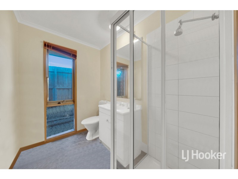 11 Isaac Edey Place, Hampton Park VIC 3976