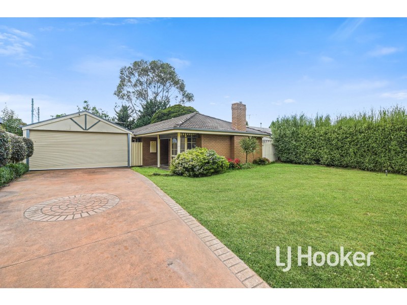 31 Woodlands Crescent, Narre Warren VIC 3805
