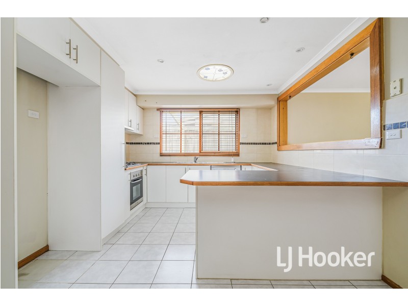 31 Woodlands Crescent, Narre Warren VIC 3805