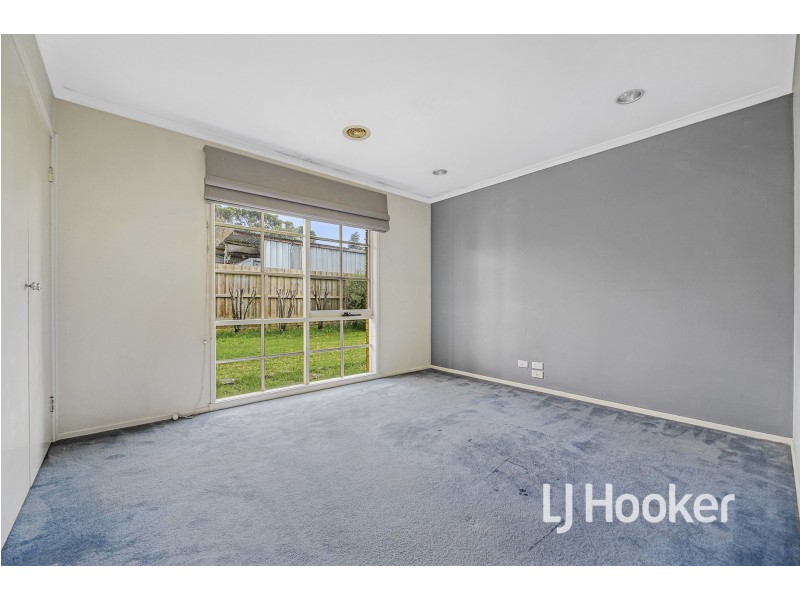 31 Woodlands Crescent, Narre Warren VIC 3805