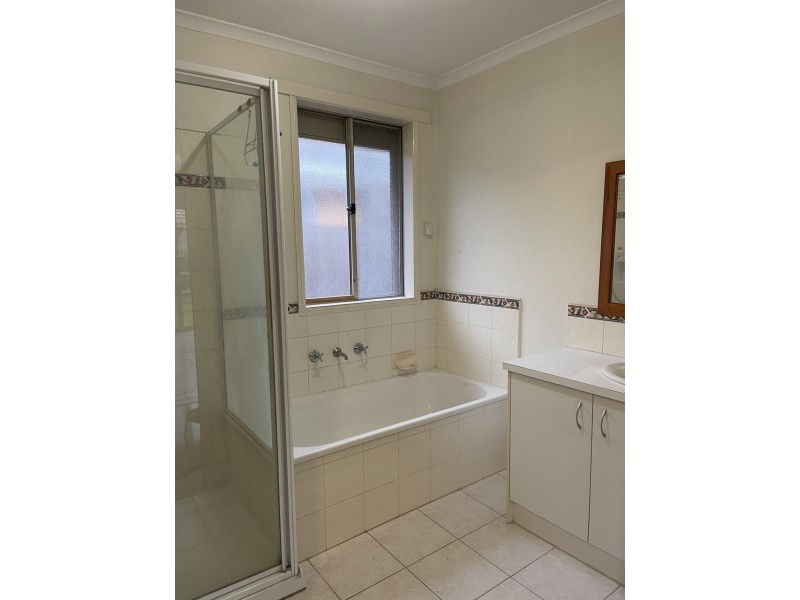 9 Olive Road, Hampton Park VIC 3976