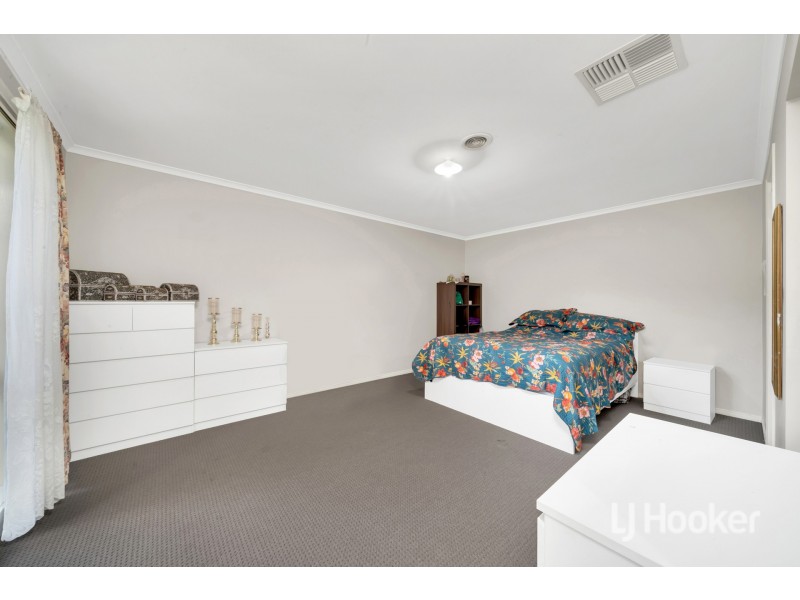 12 Shaftsbury Avenue, Berwick VIC 3806