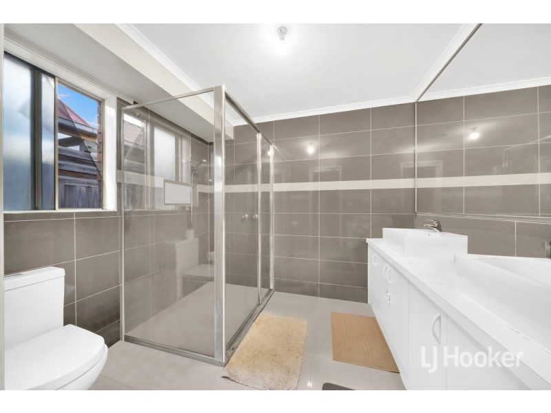 12 Shaftsbury Avenue, Berwick VIC 3806