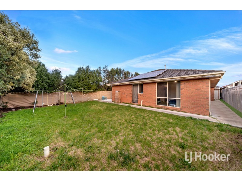 12 Shaftsbury Avenue, Berwick VIC 3806