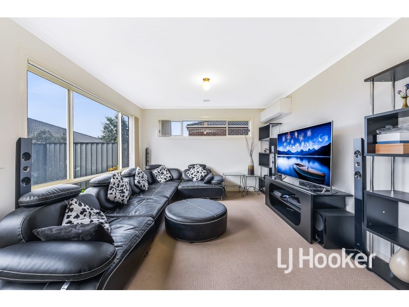 12 Sienna Way, Pakenham VIC 3810