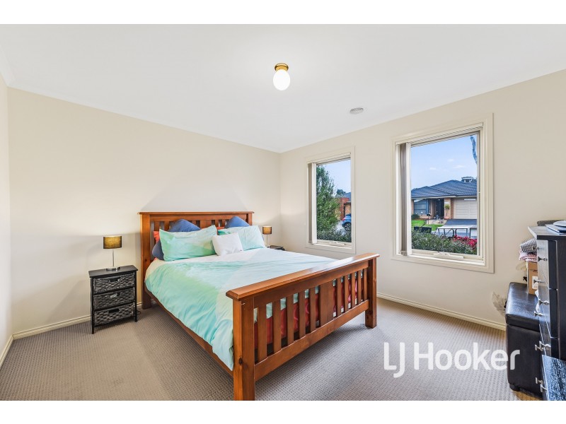 12 Sienna Way, Pakenham VIC 3810