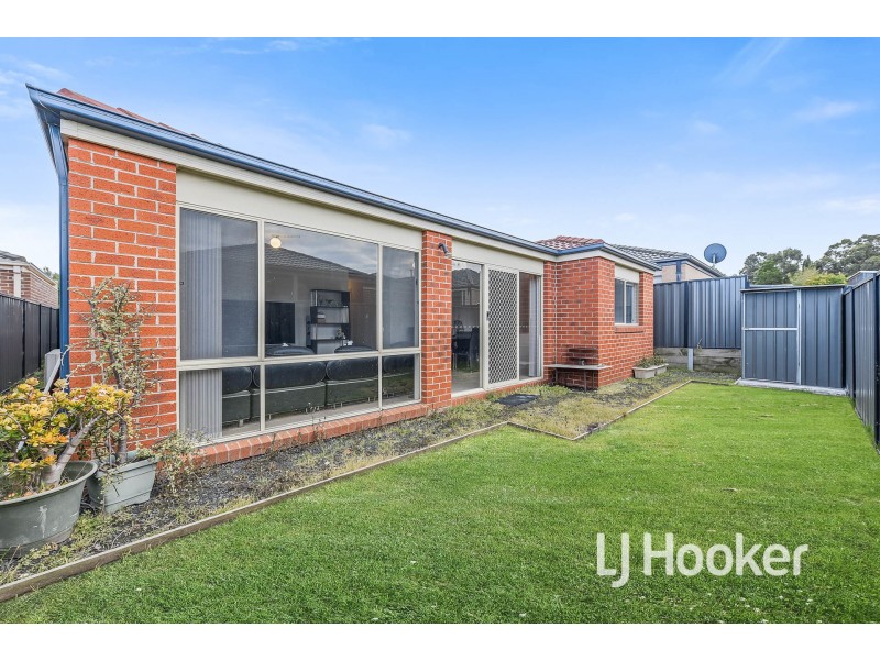 12 Sienna Way, Pakenham VIC 3810