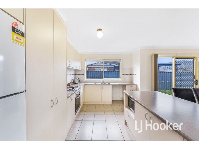 12 Sienna Way, Pakenham VIC 3810