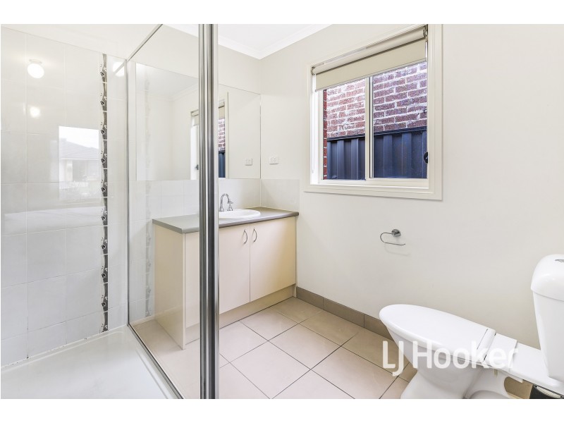 12 Sienna Way, Pakenham VIC 3810