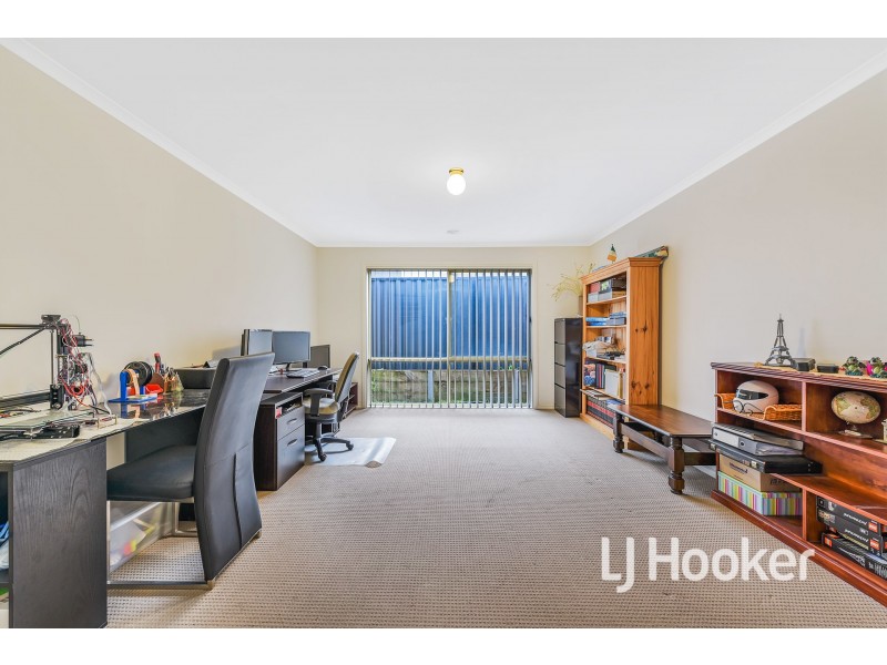 12 Sienna Way, Pakenham VIC 3810