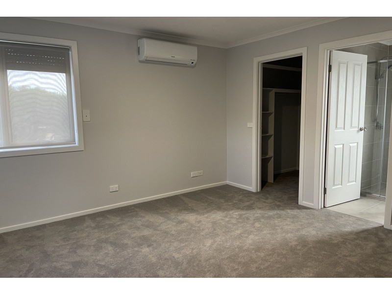 19 Beckington Crescent, Hampton Park VIC 3976