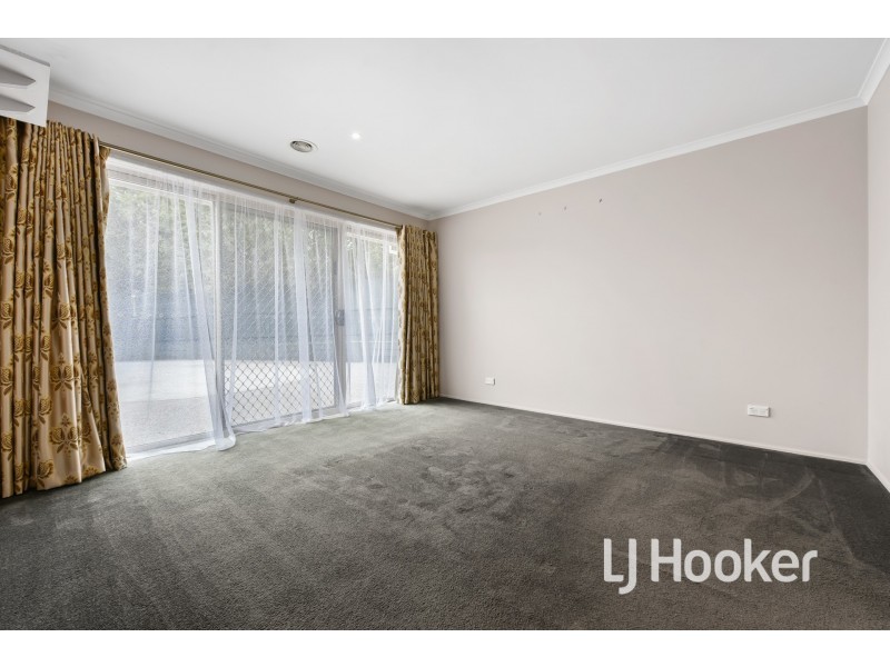 133 Oaktree Drive, Hampton Park VIC 3976