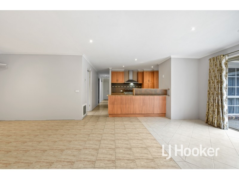 133 Oaktree Drive, Hampton Park VIC 3976