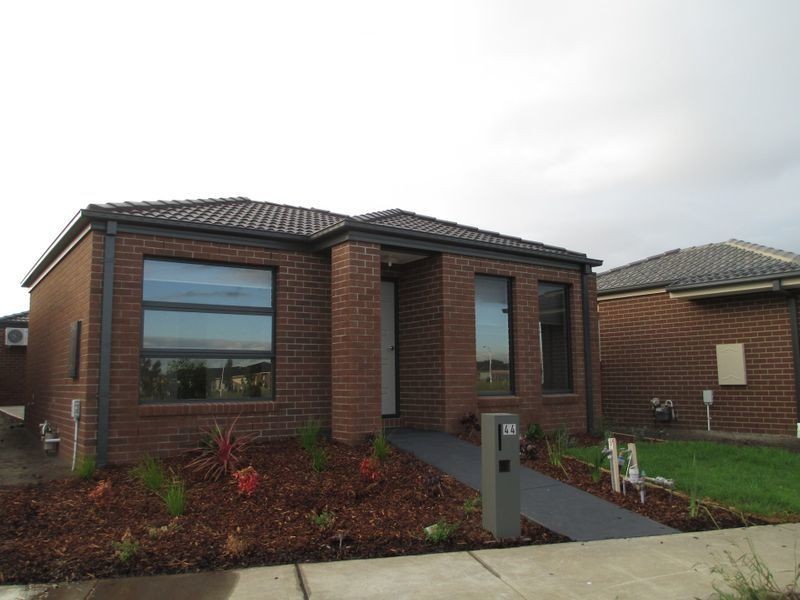 44 Parklink Drive, Cranbourne East VIC 3977