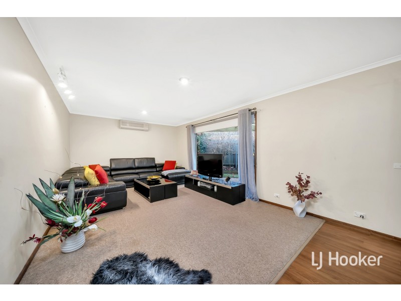 12 Adam Court, Pakenham VIC 3810