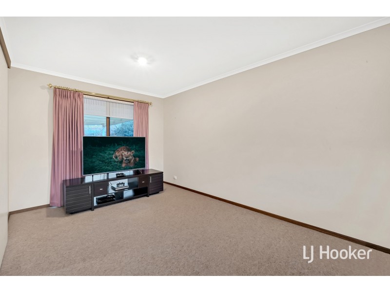 12 Adam Court, Pakenham VIC 3810