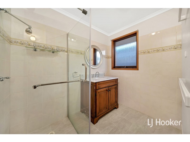 12 Adam Court, Pakenham VIC 3810