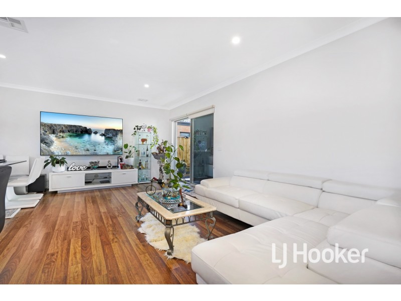 73 Beatrix Circuit, Officer VIC 3809