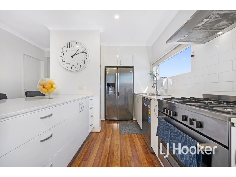 73 Beatrix Circuit, Officer VIC 3809