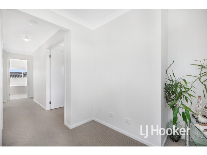 73 Beatrix Circuit, Officer VIC 3809